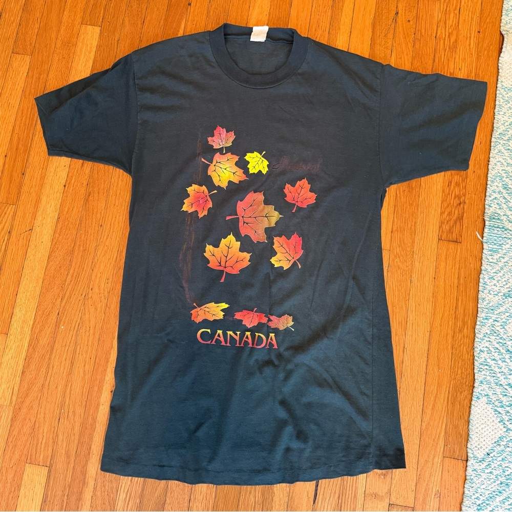 VINTAGE Montreal Canada T-Shirt